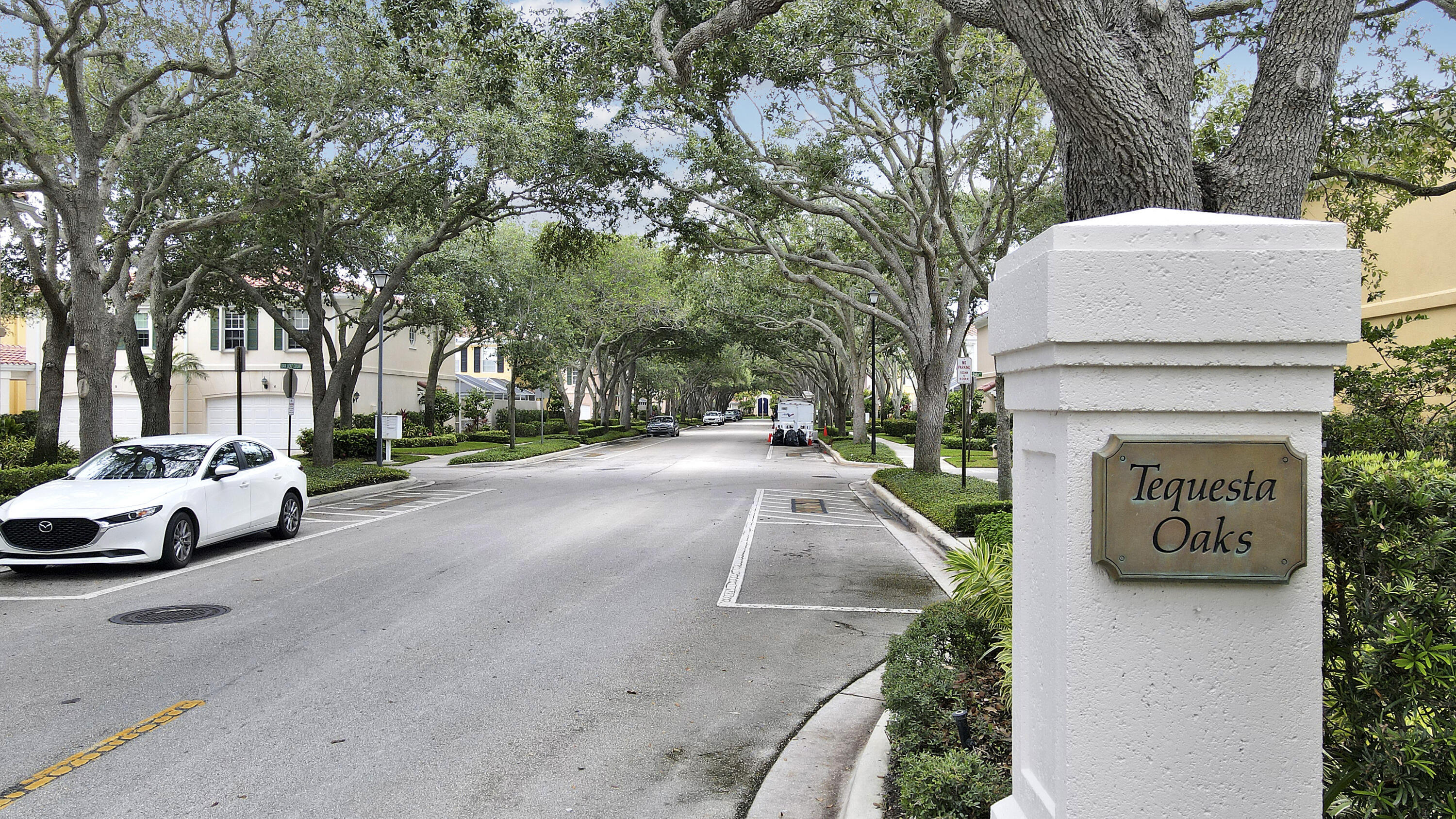73 Laurel Oaks, Jupiter FL 33469