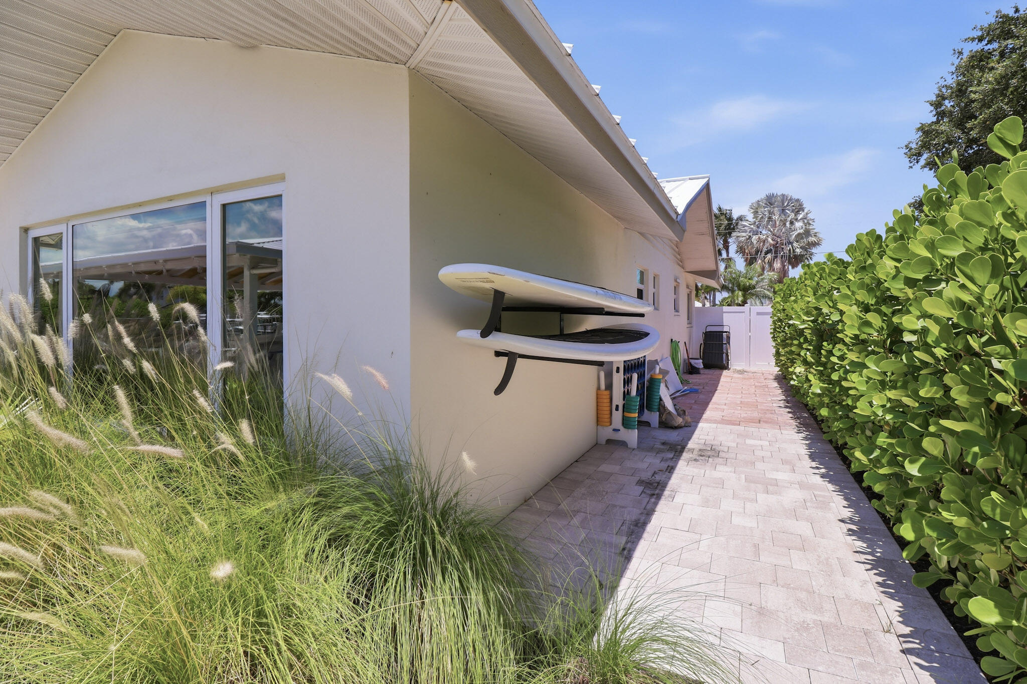 16 LEEWARD, Tequesta FL 33469