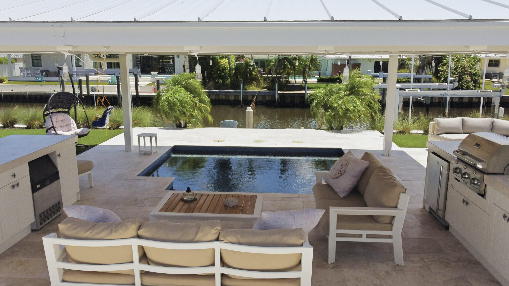 16 LEEWARD, Tequesta FL 33469