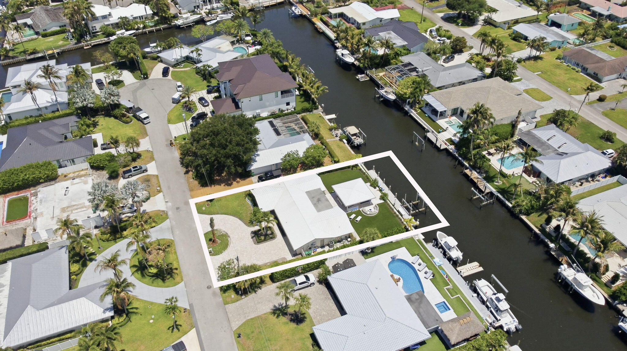 16 LEEWARD, Tequesta FL 33469