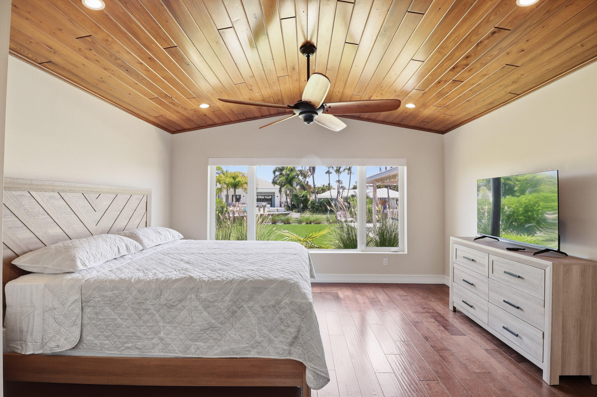 16 LEEWARD, Tequesta FL 33469