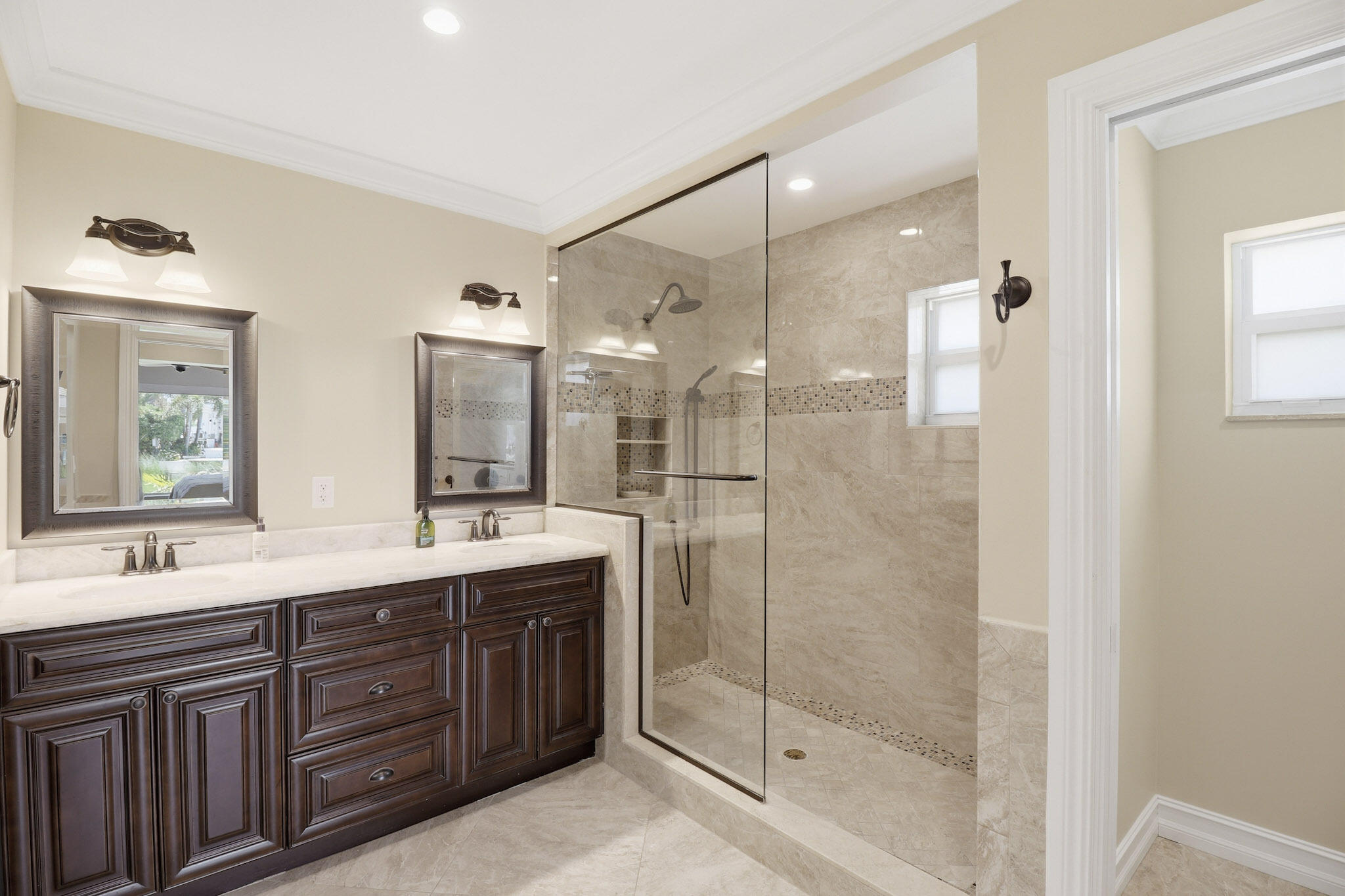 16 LEEWARD, Tequesta FL 33469