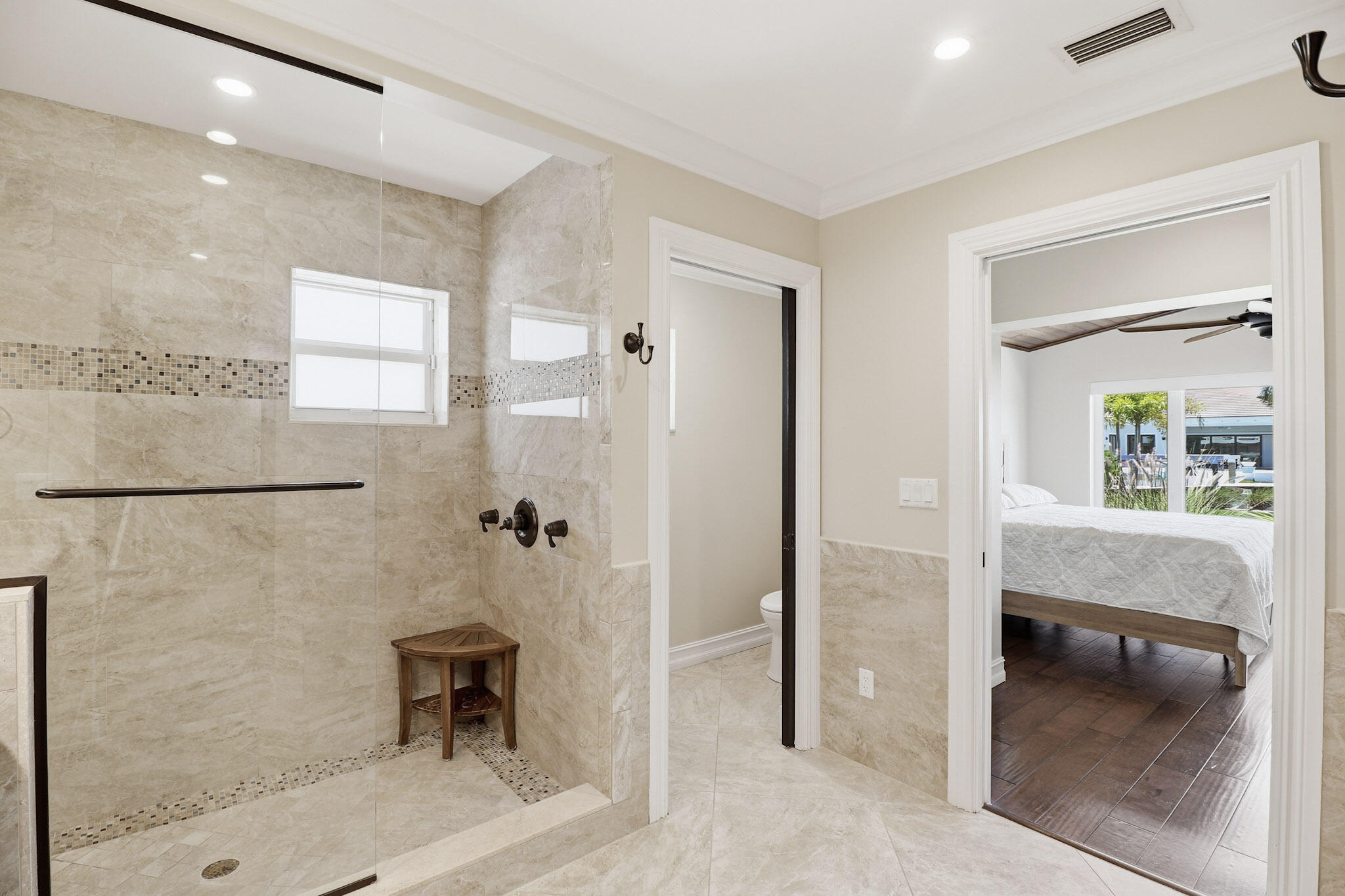 16 LEEWARD, Tequesta FL 33469