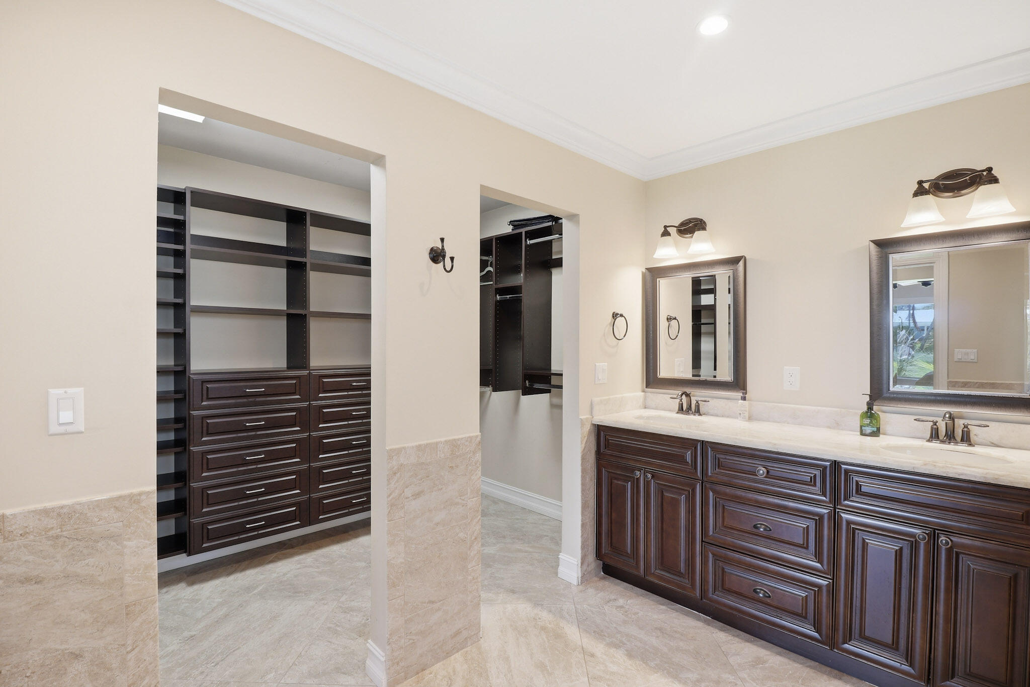 16 LEEWARD, Tequesta FL 33469