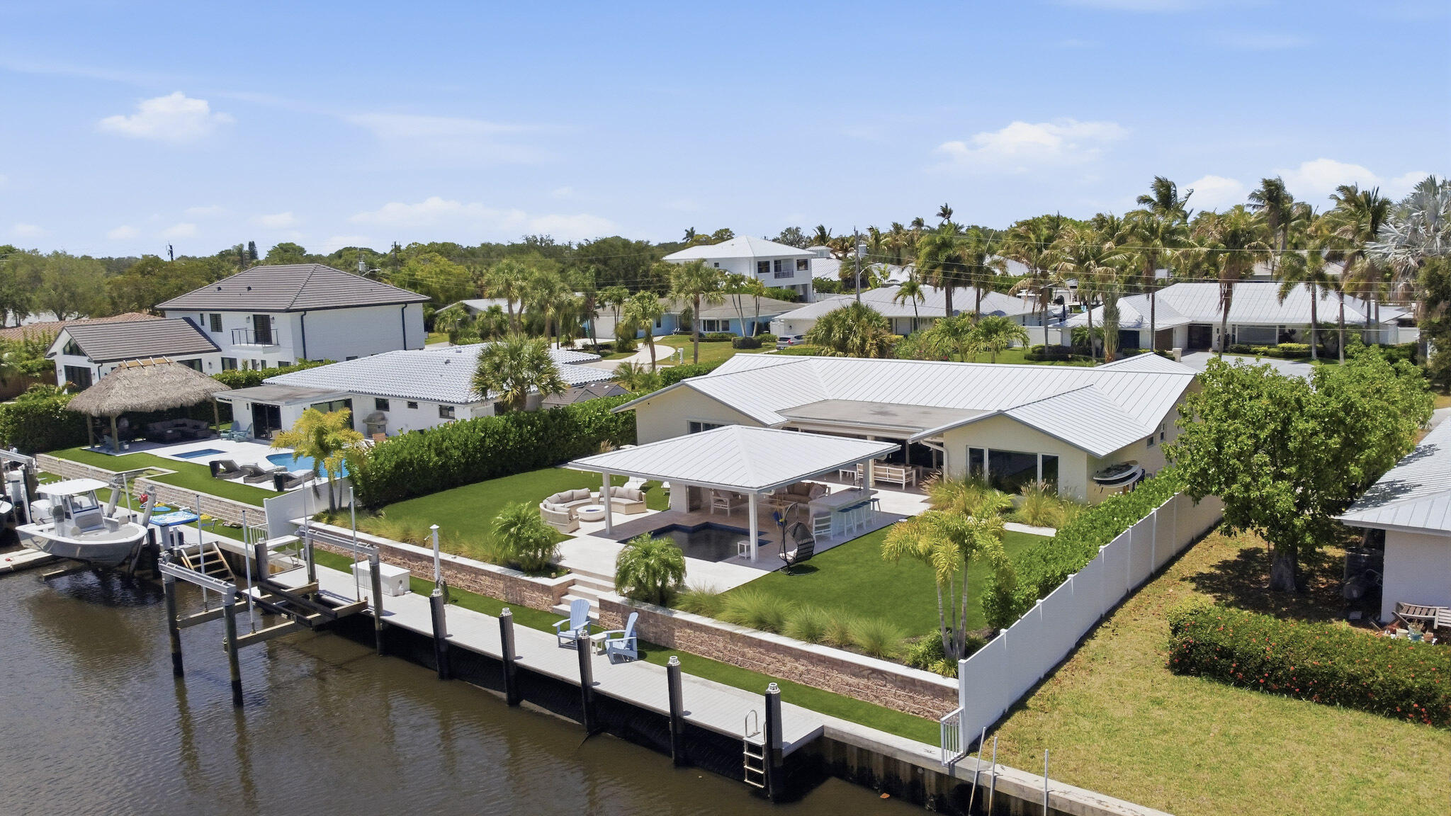 16 LEEWARD, Tequesta FL 33469
