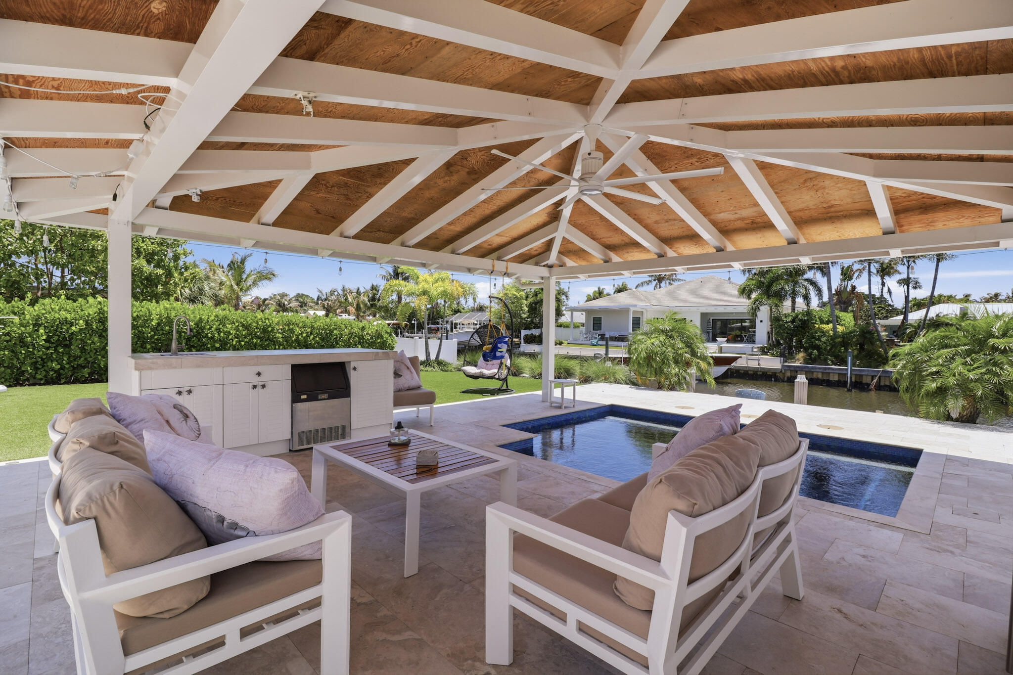 16 LEEWARD, Tequesta FL 33469