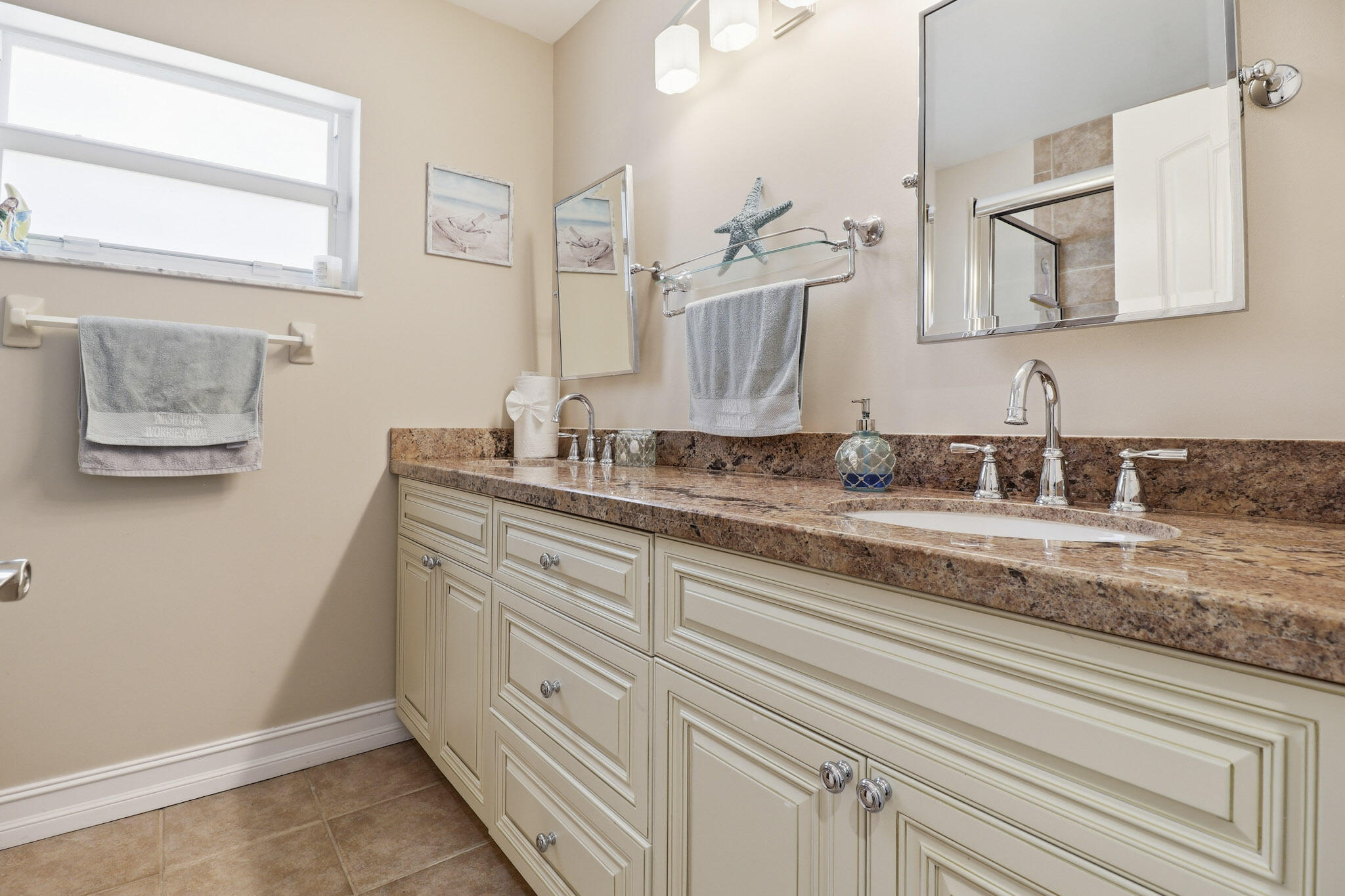 16 LEEWARD, Tequesta FL 33469