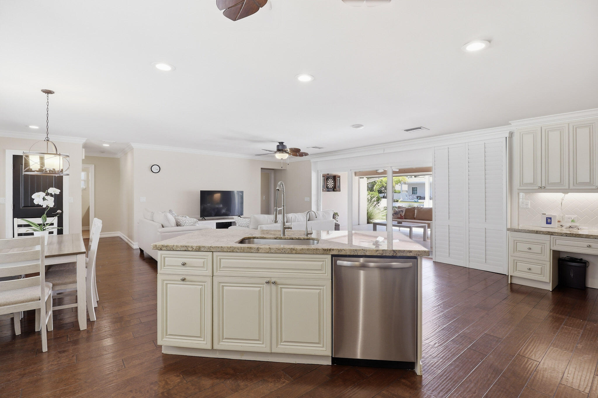 16 LEEWARD, Tequesta FL 33469