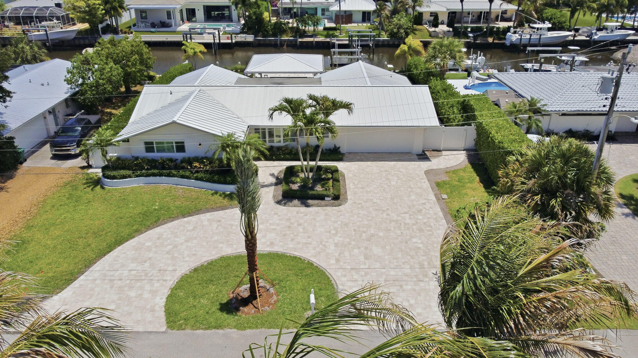 16 LEEWARD, Tequesta FL 33469