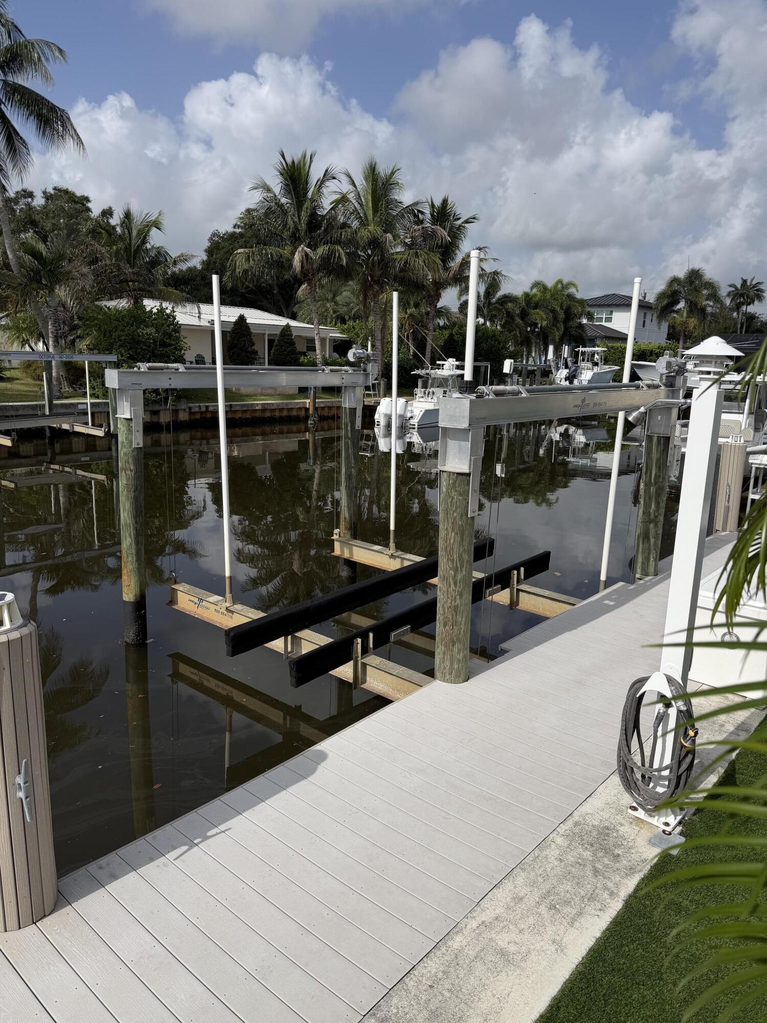 16 LEEWARD, Tequesta FL 33469