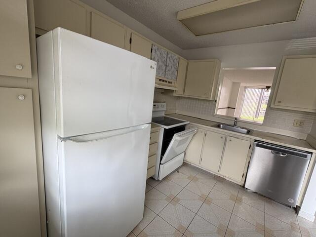 7840 NW 50TH #108, Lauderhill FL 33351