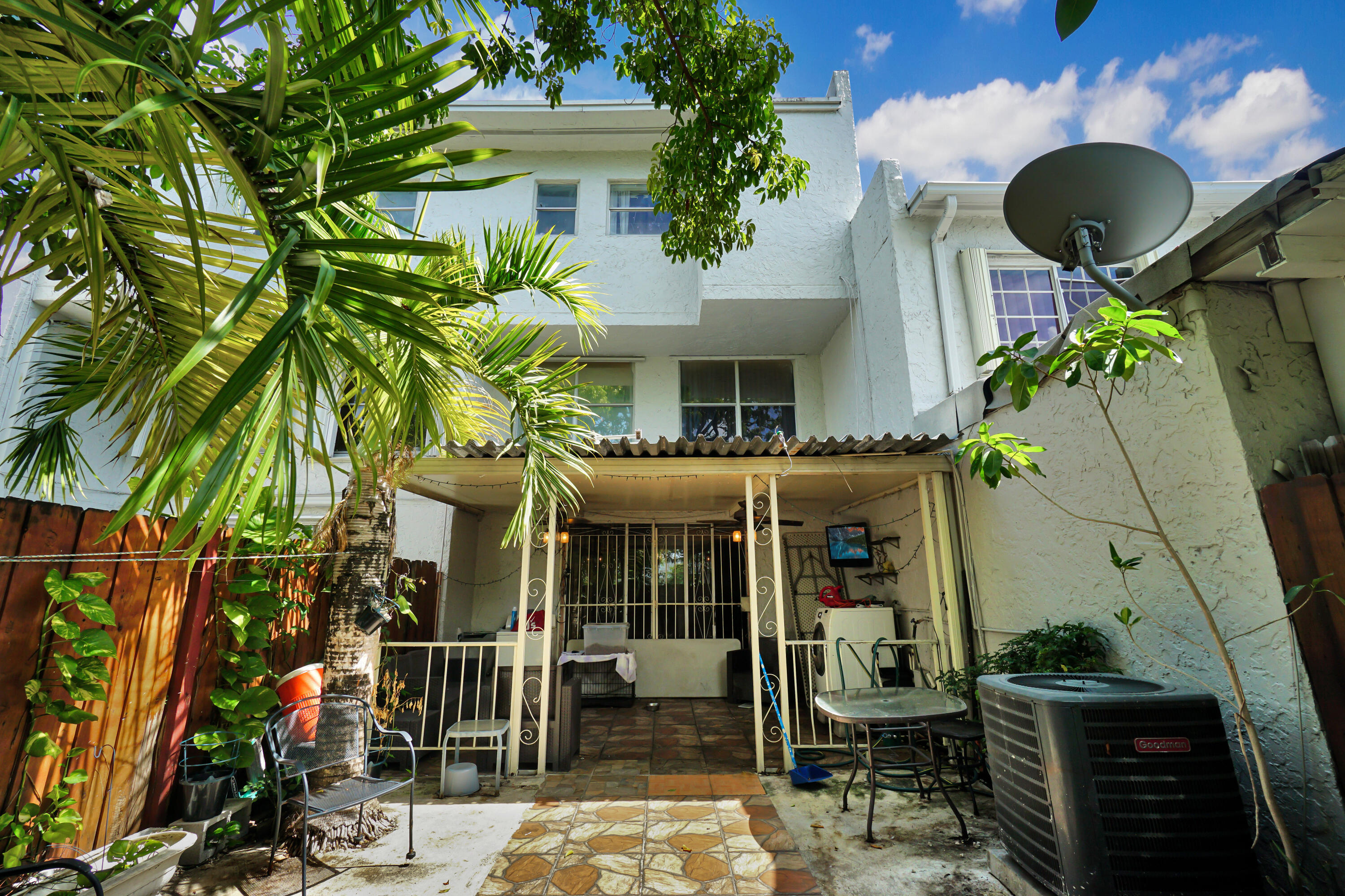 1067 W 43rd #68, Hialeah FL 33012