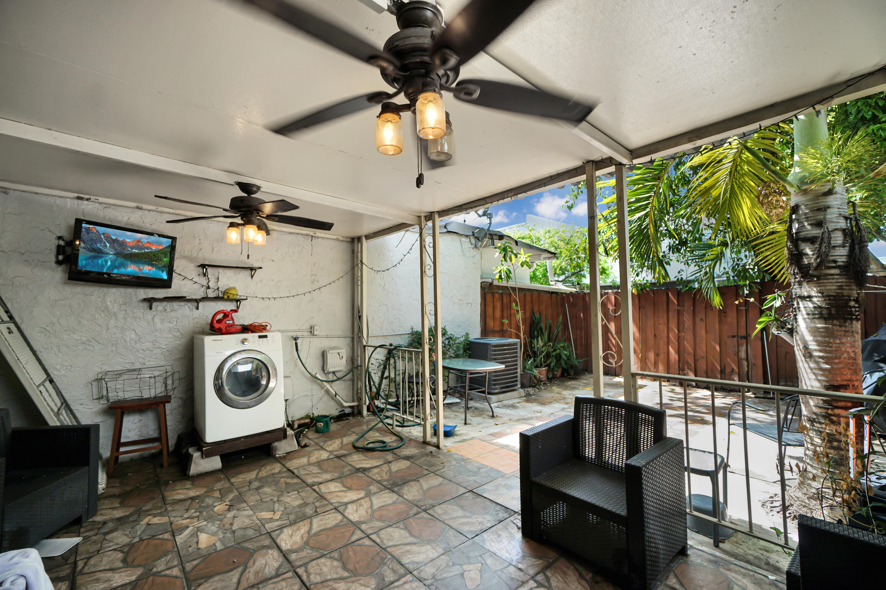 1067 W 43rd #68, Hialeah FL 33012