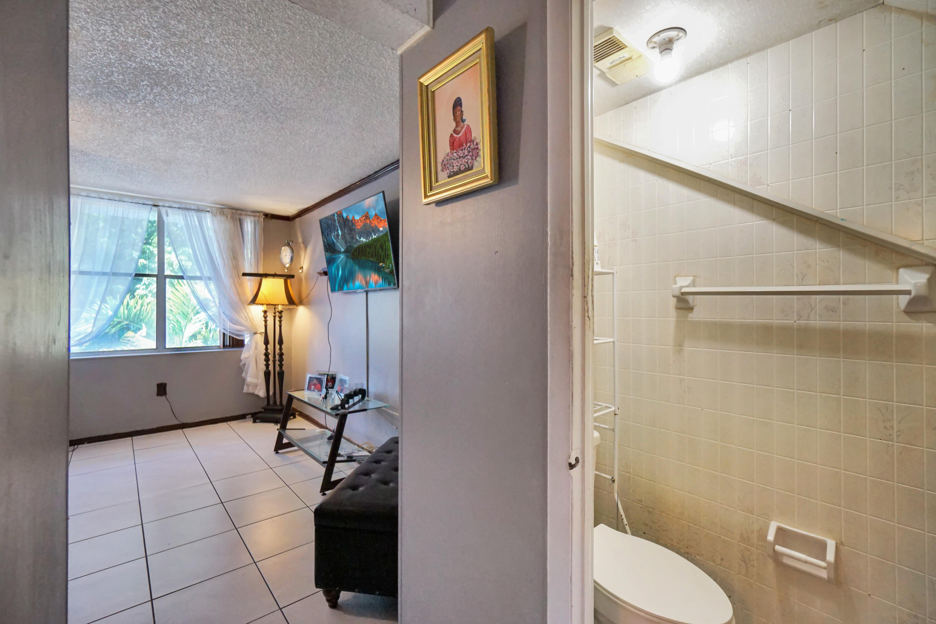 1067 W 43rd #68, Hialeah FL 33012