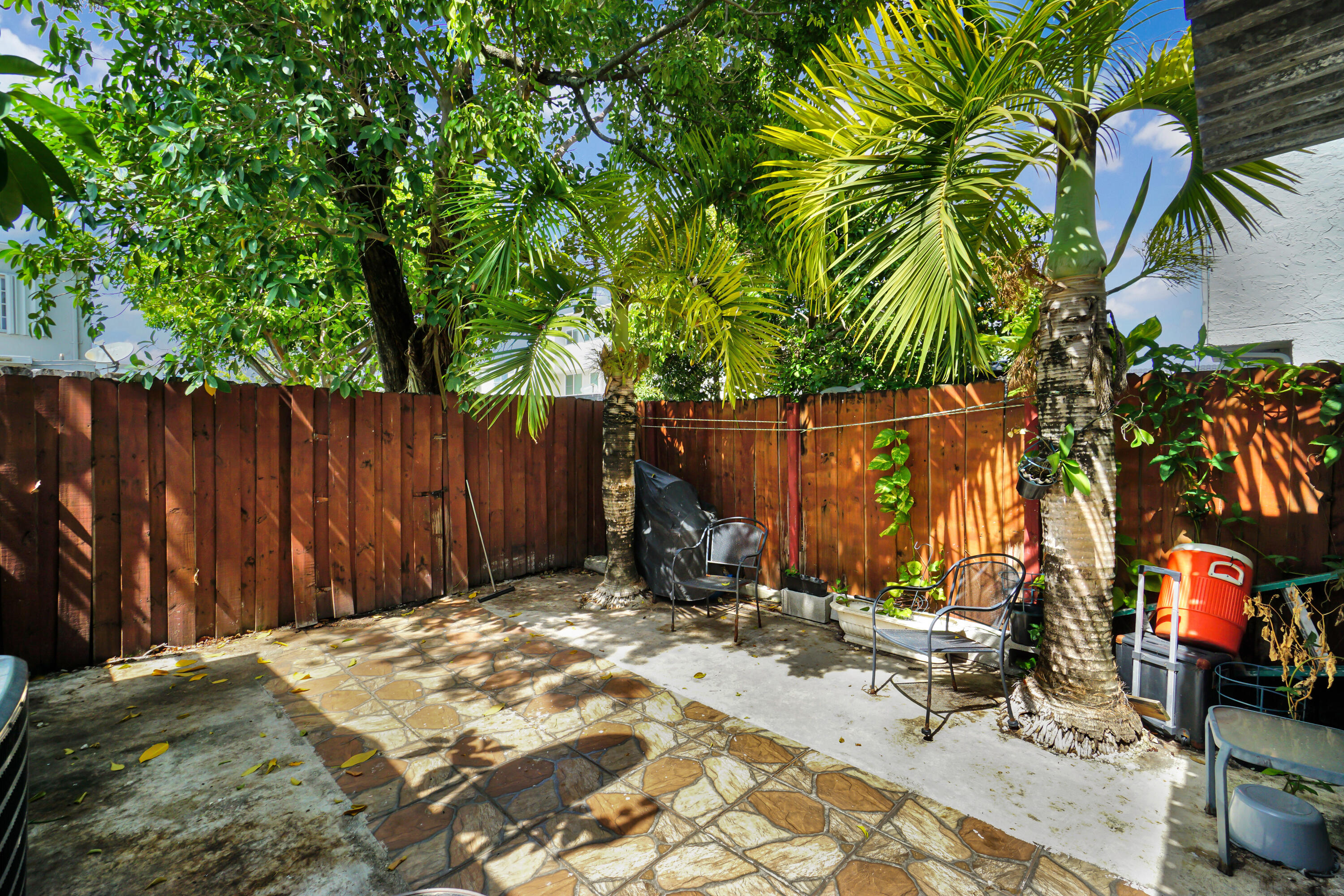 1067 W 43rd #68, Hialeah FL 33012