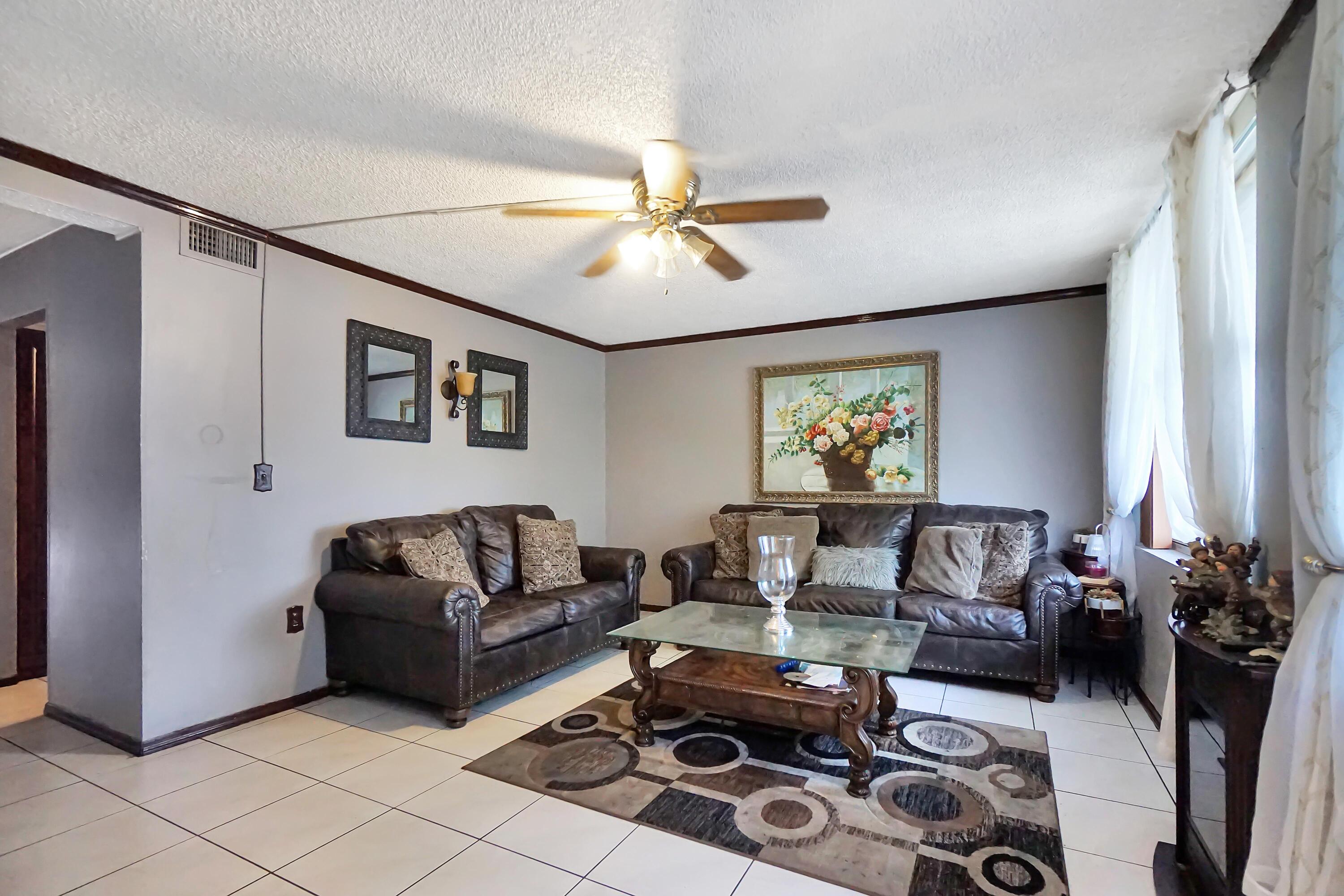 1067 W 43rd #68, Hialeah FL 33012