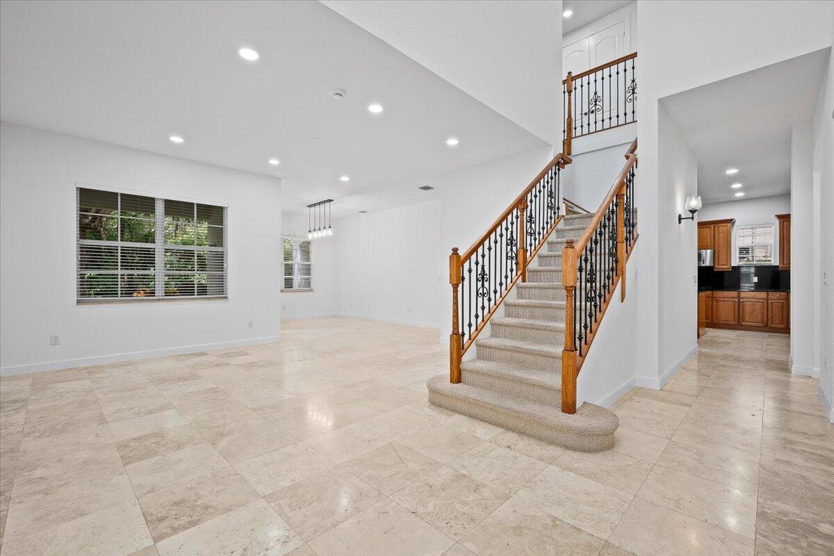 1049 Vintner, Palm Beach Gardens FL 33410