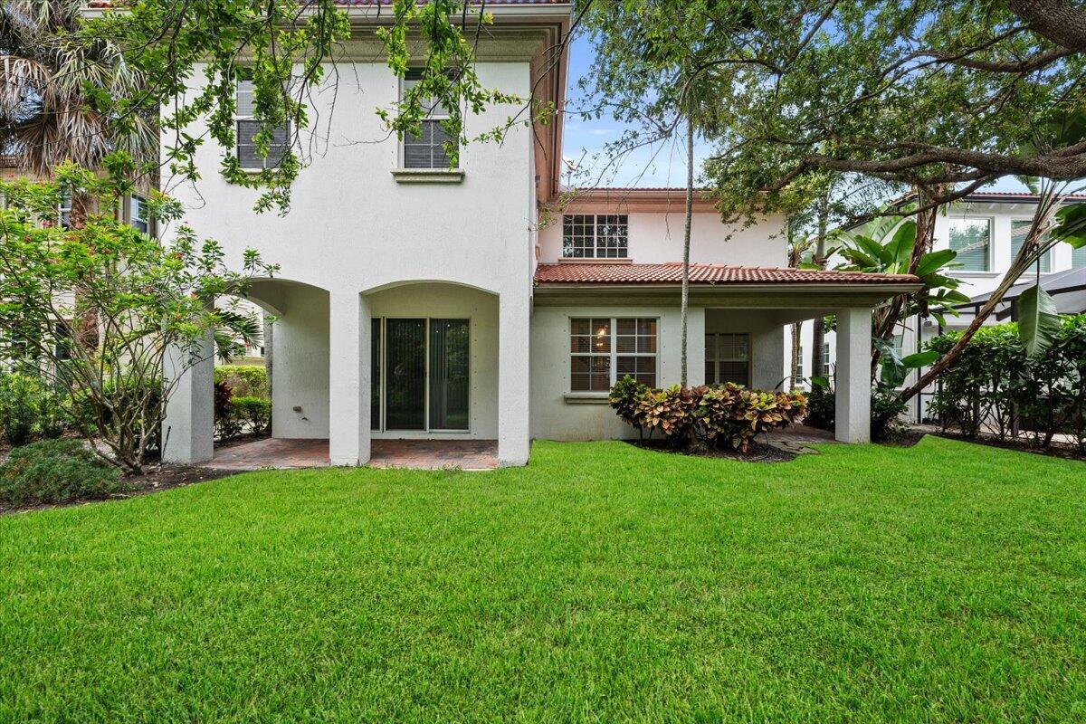 1049 Vintner, Palm Beach Gardens FL 33410