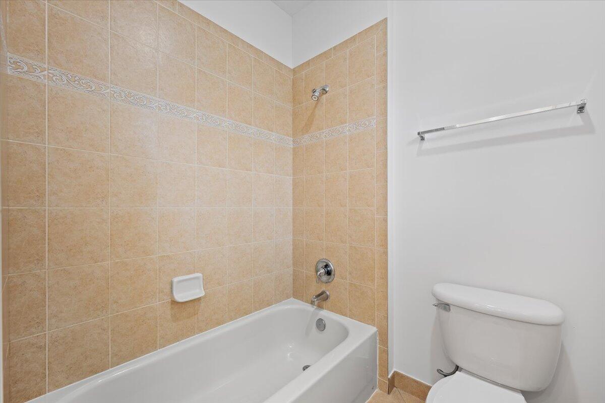 1049 Vintner, Palm Beach Gardens FL 33410