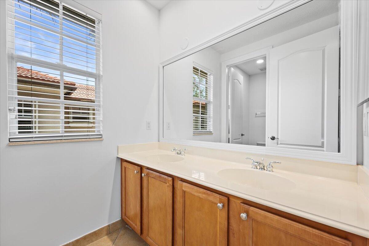 1049 Vintner, Palm Beach Gardens FL 33410