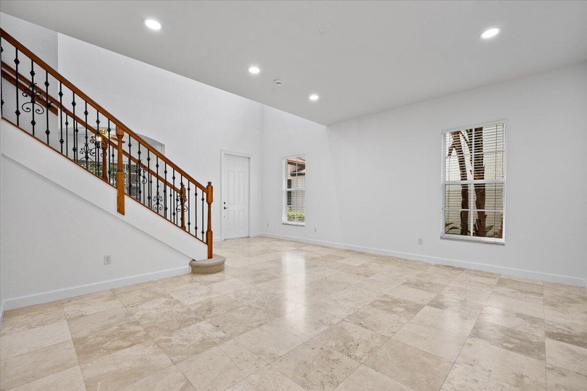 1049 Vintner, Palm Beach Gardens FL 33410
