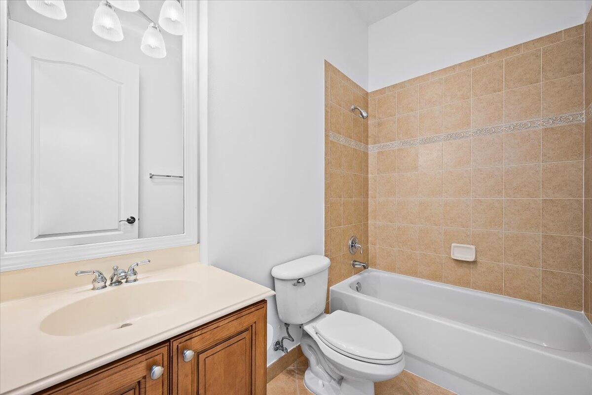 1049 Vintner, Palm Beach Gardens FL 33410