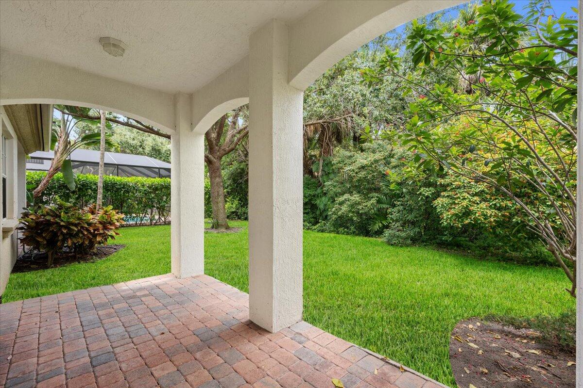 1049 Vintner, Palm Beach Gardens FL 33410