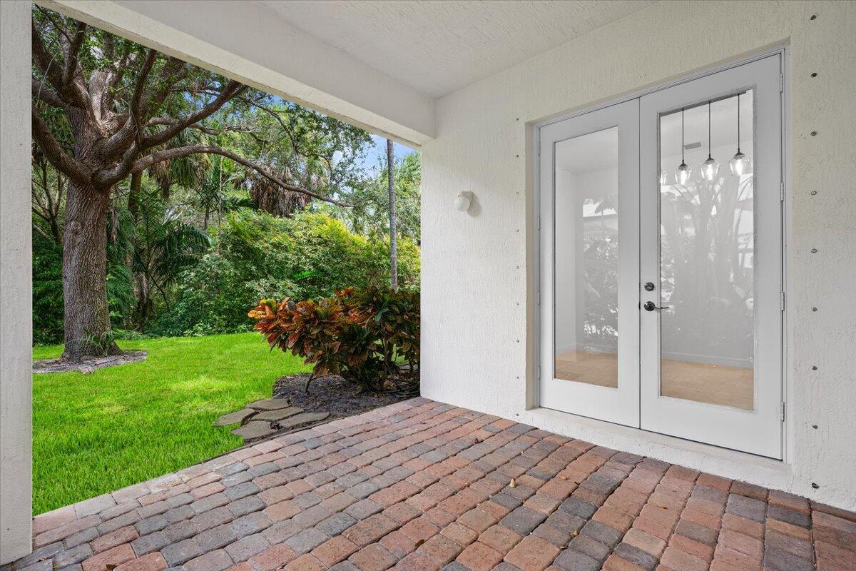 1049 Vintner, Palm Beach Gardens FL 33410