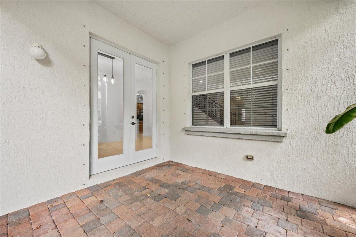 1049 Vintner, Palm Beach Gardens FL 33410
