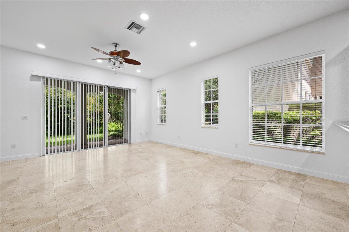 1049 Vintner, Palm Beach Gardens FL 33410