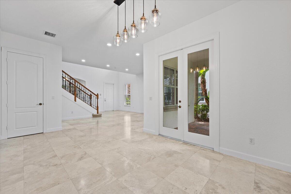 1049 Vintner, Palm Beach Gardens FL 33410