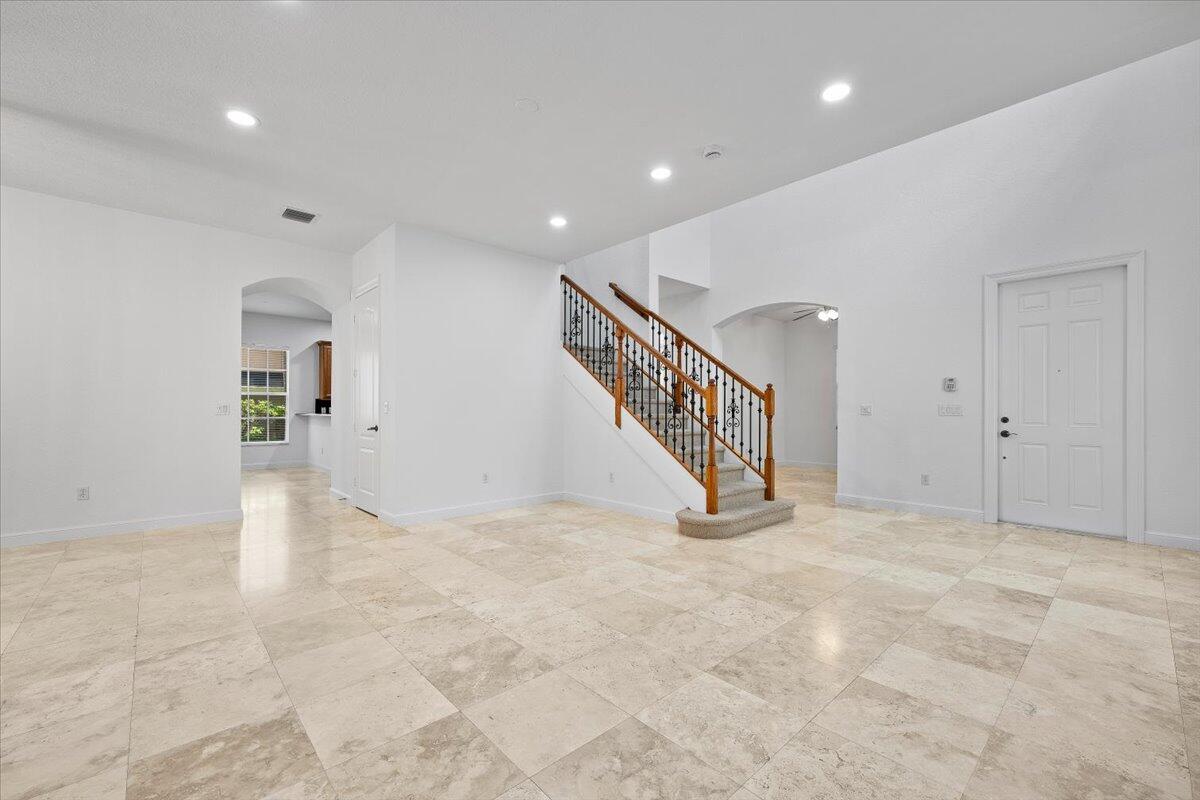 1049 Vintner, Palm Beach Gardens FL 33410