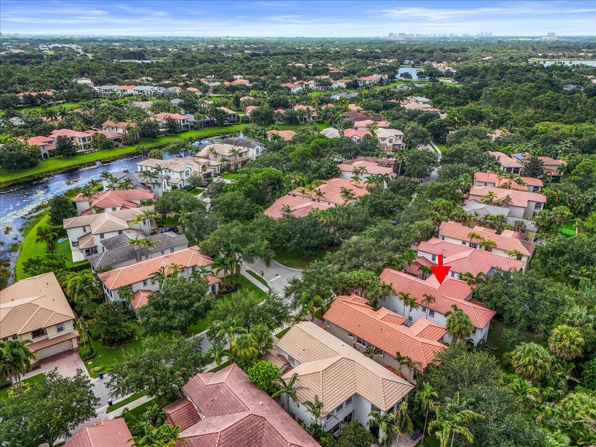 1049 Vintner, Palm Beach Gardens FL 33410