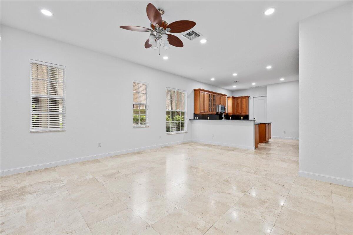 1049 Vintner, Palm Beach Gardens FL 33410