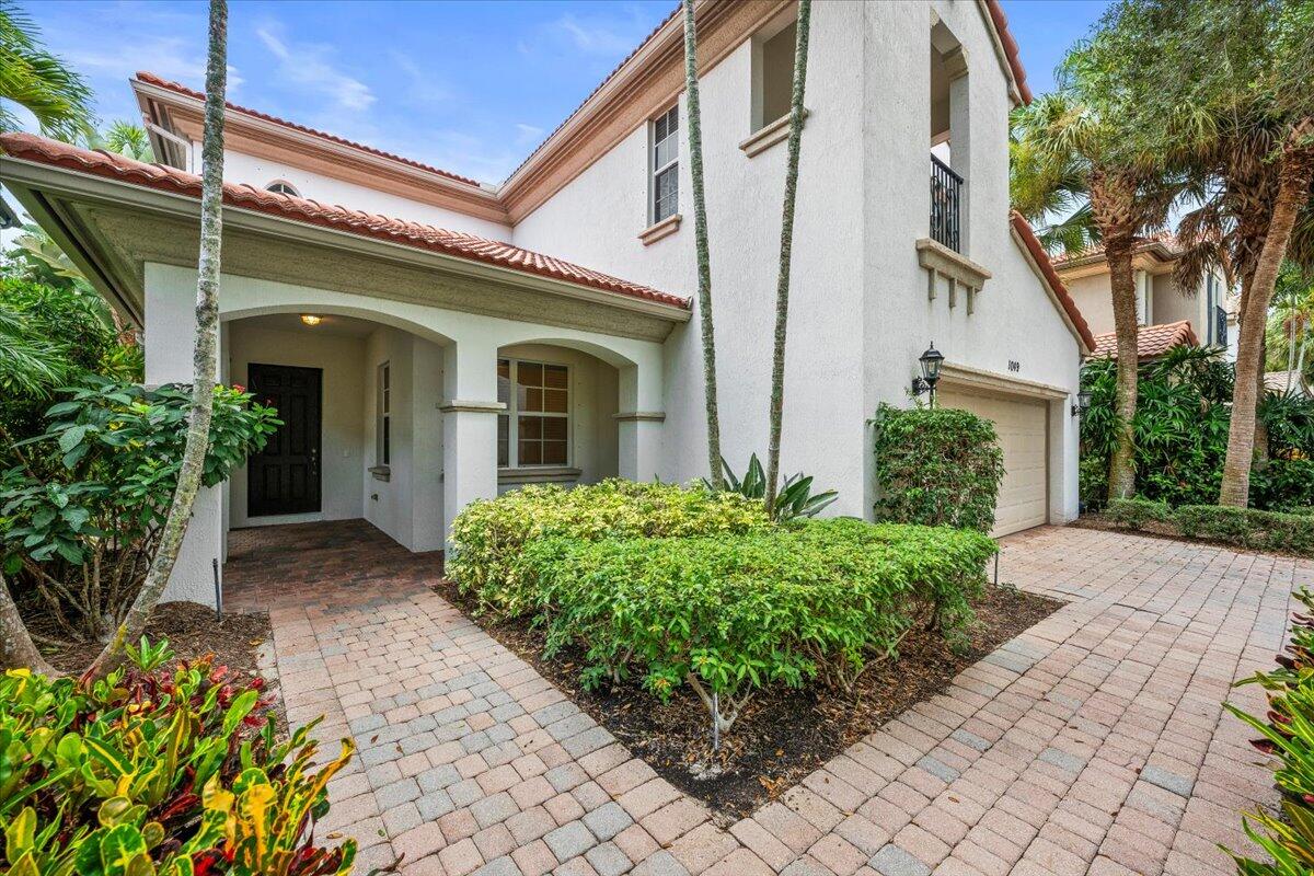 1049 Vintner, Palm Beach Gardens FL 33410