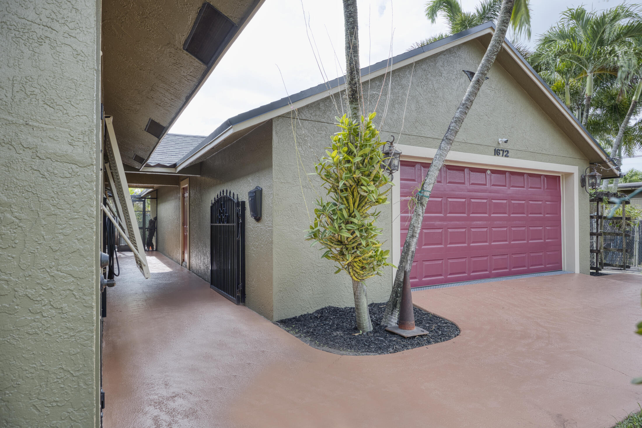 1672 ERIE, Palm Springs FL 33406