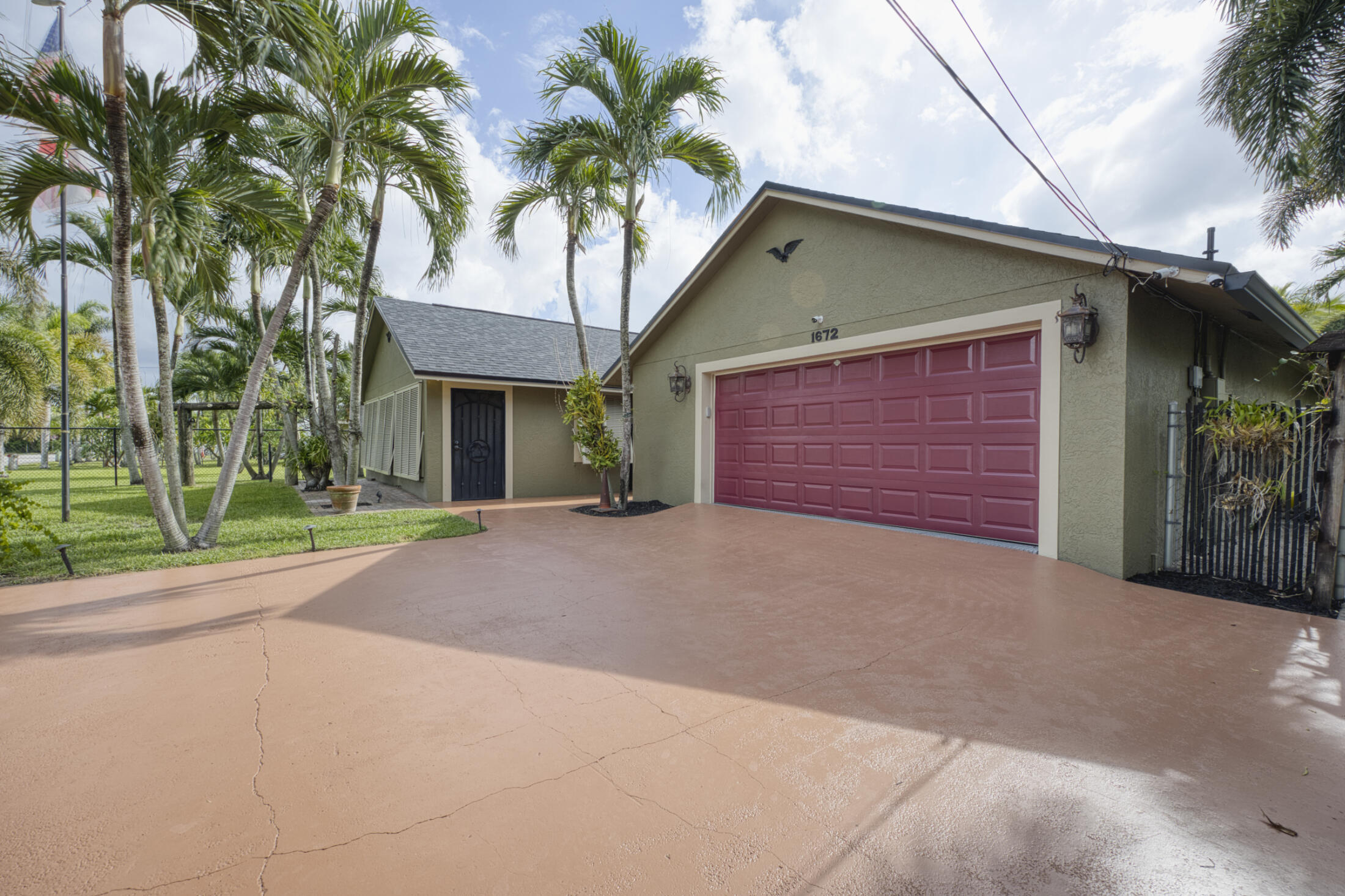 1672 ERIE, Palm Springs FL 33406