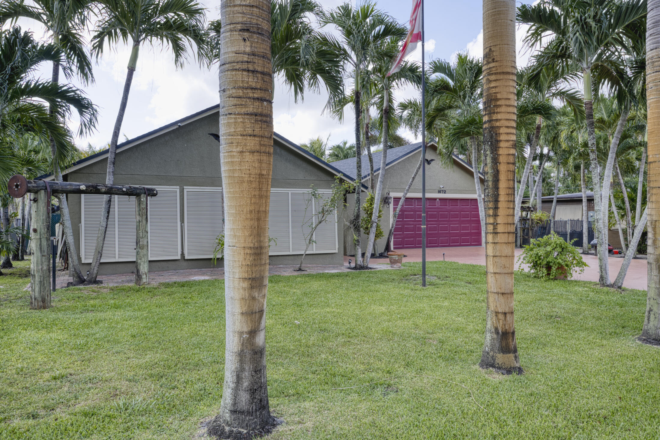 1672 ERIE, Palm Springs FL 33406