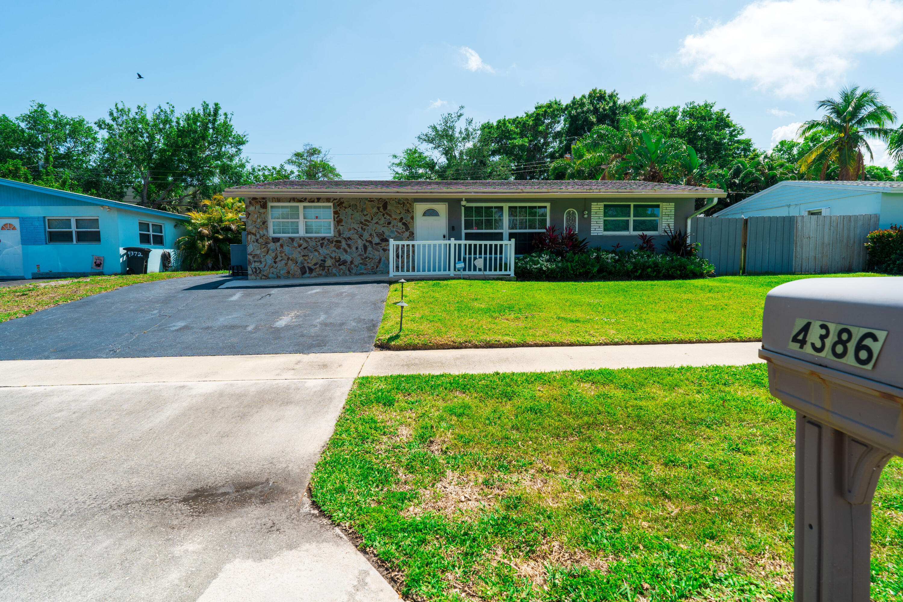 4386 Bamboo, Palm Beach Gardens FL 33410