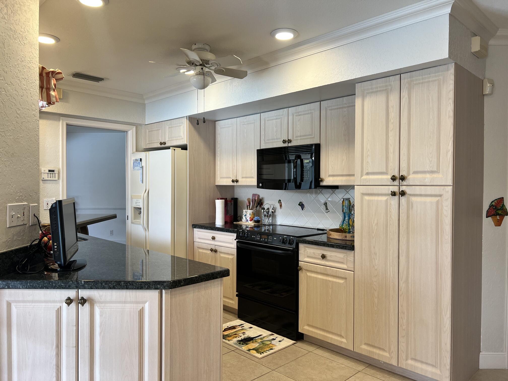 3920 NE 27TH, Lighthouse Point FL 33064