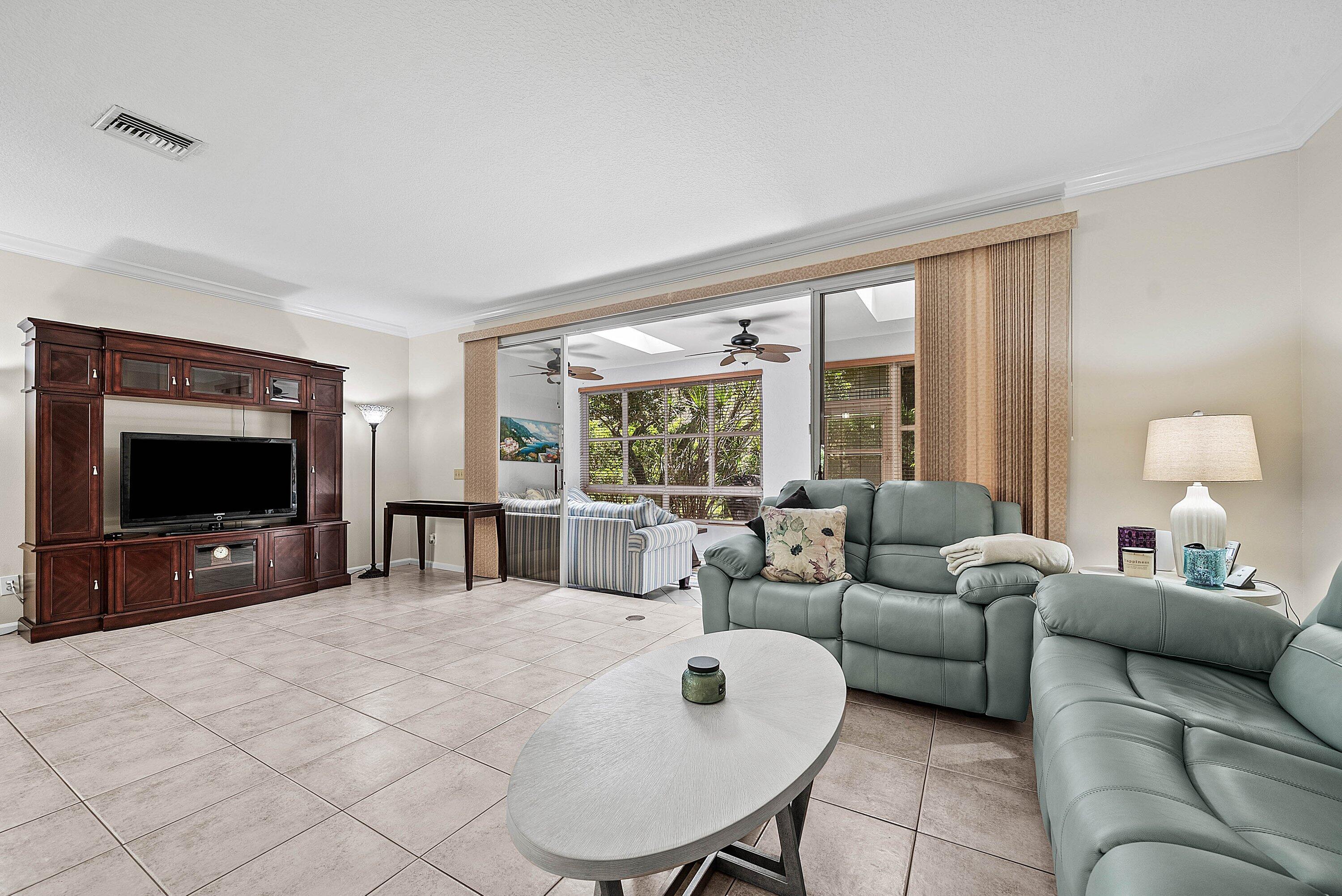 6757 Via Regina, Boca Raton FL 33433