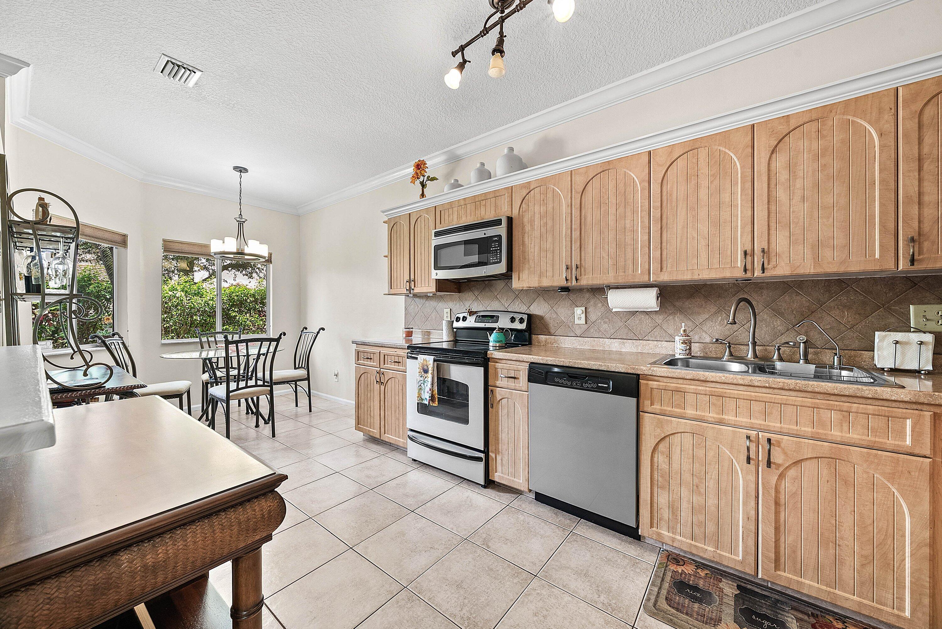 6757 Via Regina, Boca Raton FL 33433
