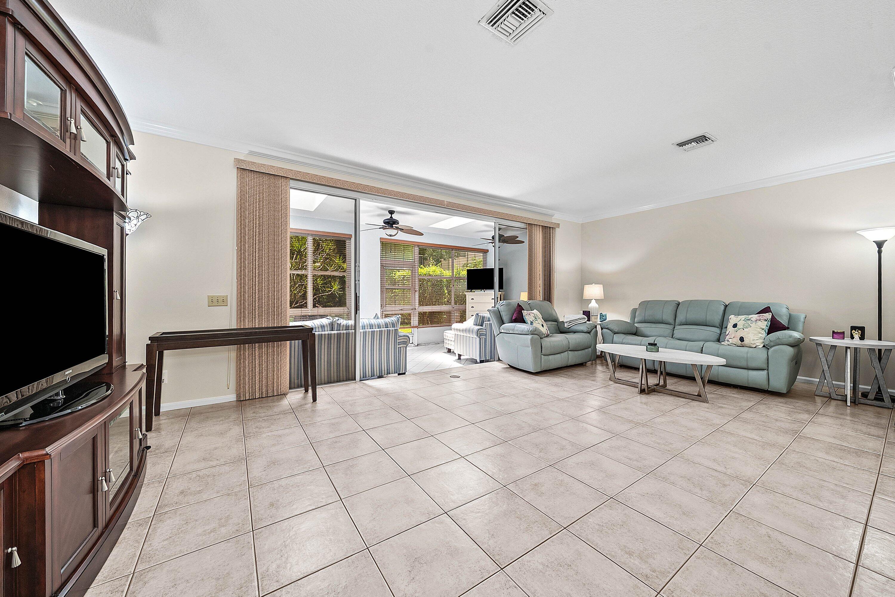 6757 Via Regina, Boca Raton FL 33433