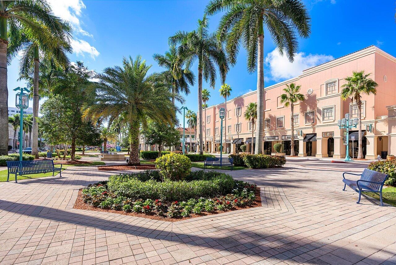 6757 Via Regina, Boca Raton FL 33433