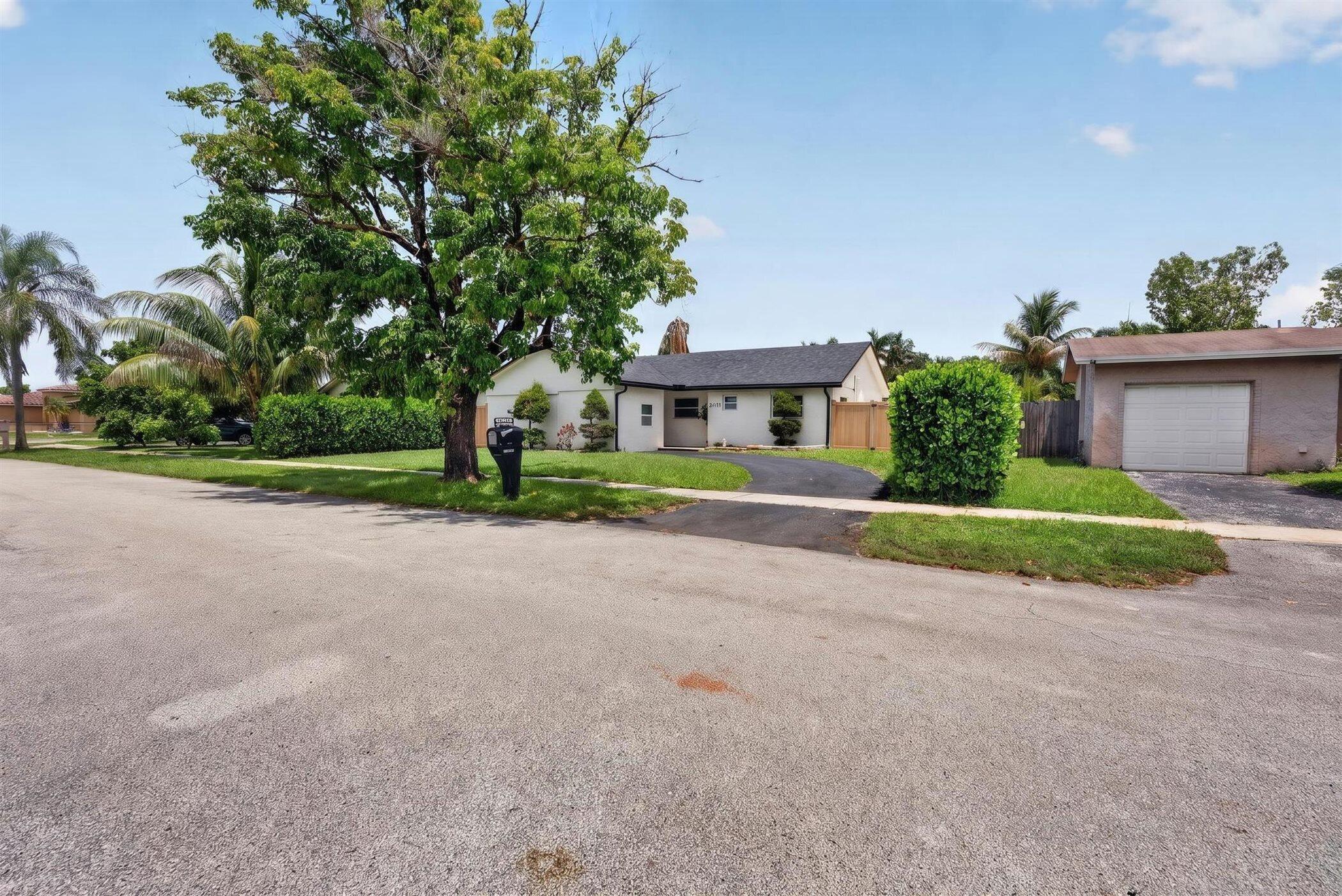 8131 NW 44TH, Lauderhill FL 33351