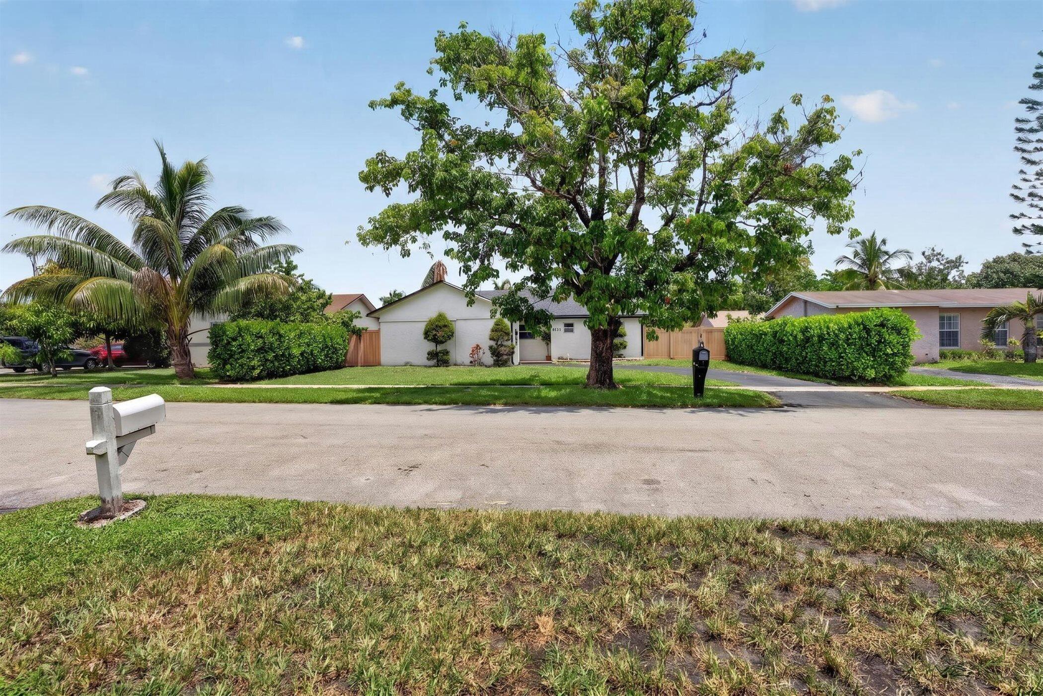 8131 NW 44TH, Lauderhill FL 33351