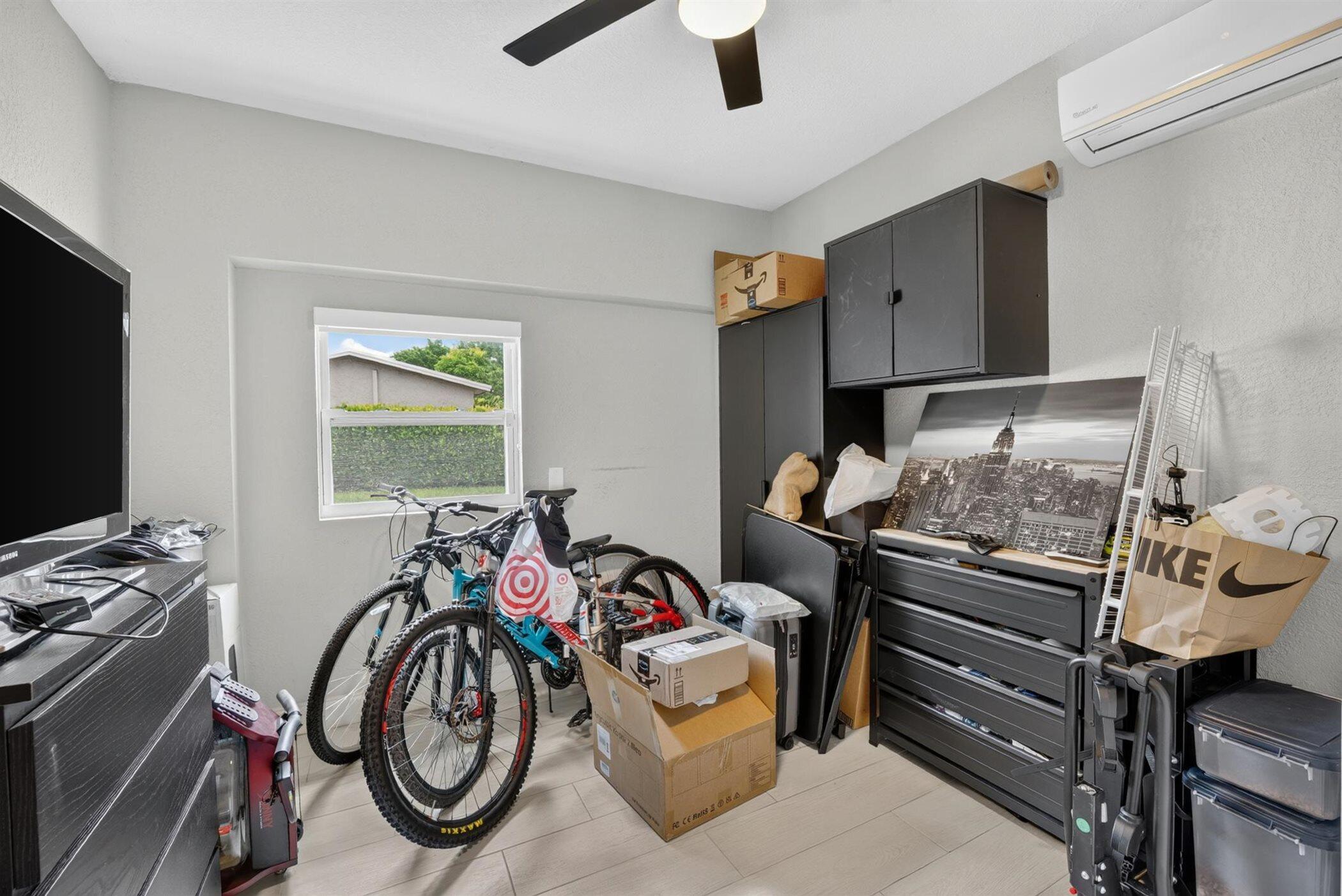 8131 NW 44TH, Lauderhill FL 33351