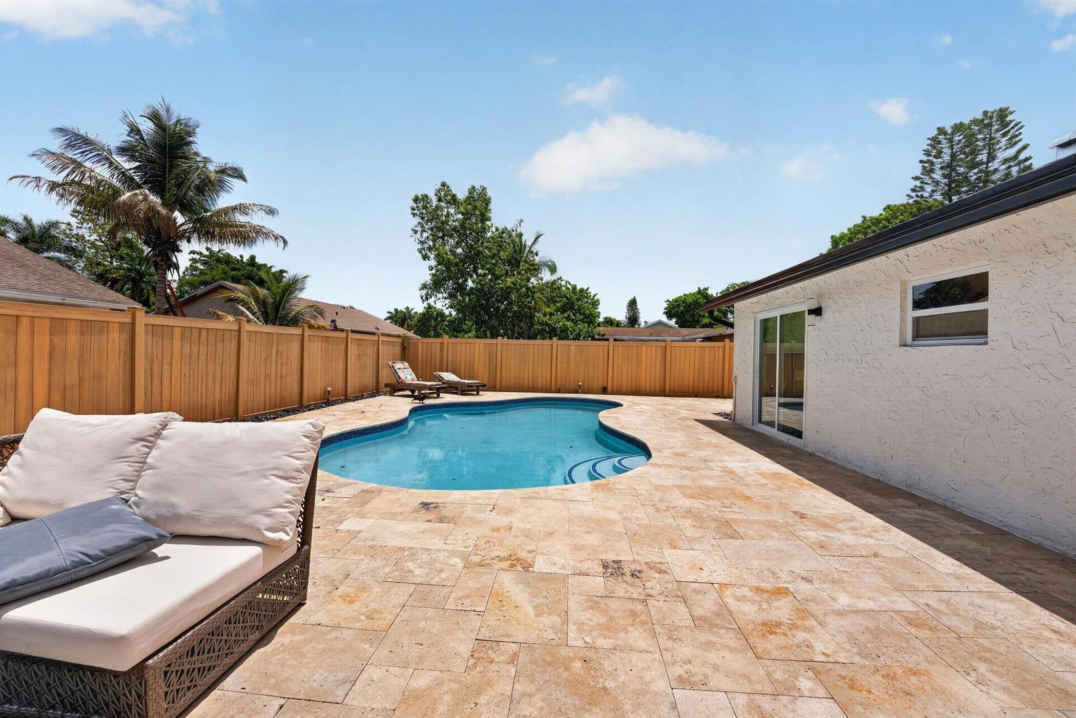 8131 NW 44TH, Lauderhill FL 33351