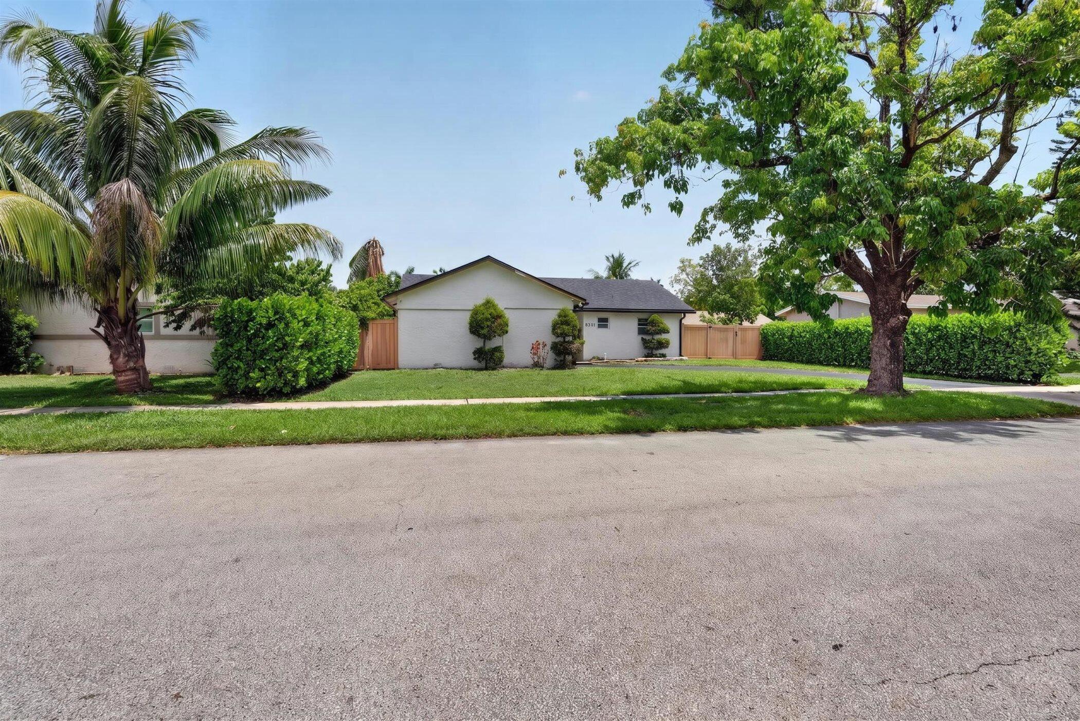 8131 NW 44TH, Lauderhill FL 33351