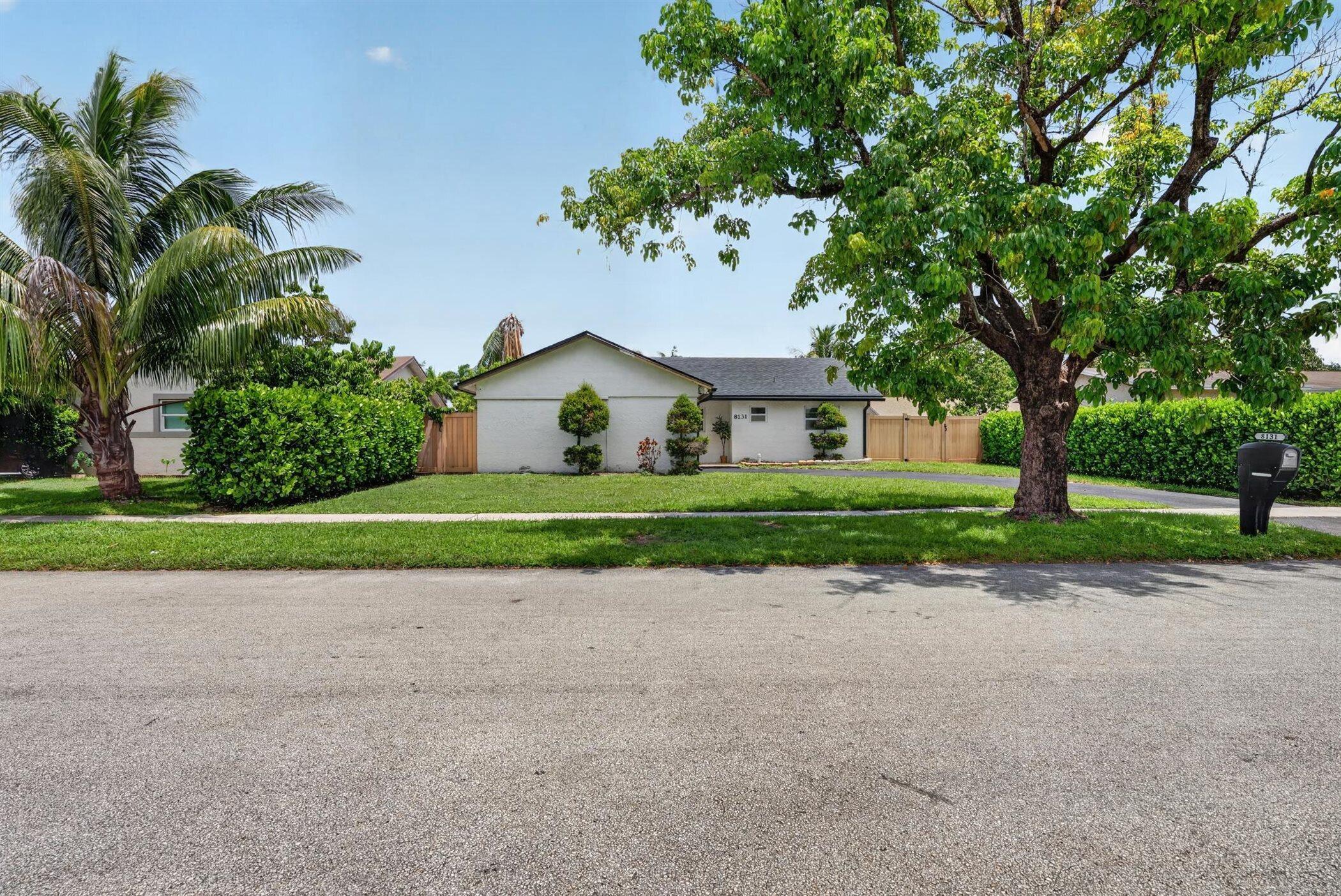 8131 NW 44TH, Lauderhill FL 33351